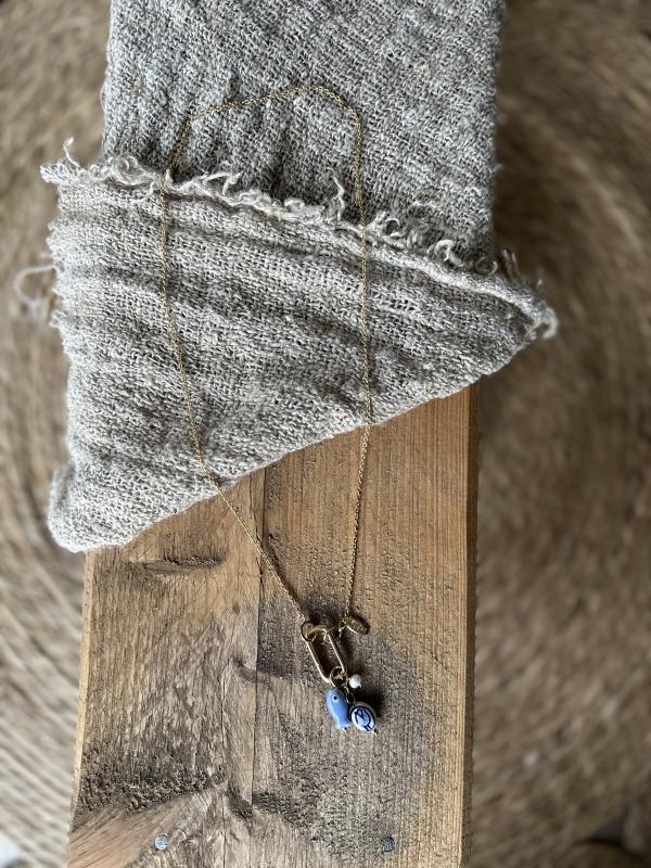 Ketting_goud_lang_bedels_blauw