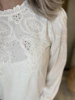 embroided_top_1